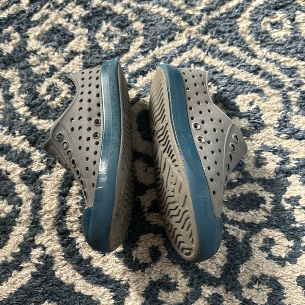 Native shoes - Picture 3 of 8